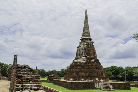 Old Beautiful Thai Temple wat Mahathat, Ayutthaya Historical Park, Ayutthaya, Thailandの写真素材