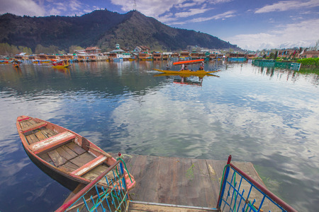 Srinagar boat in Dal Lake , Kahsmir Indiaのeditorial素材