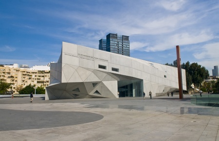 Tel Aviv , Israel - November 10 2011 : The new museum of art のeditorial素材