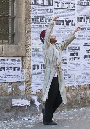 JERUSALEM - MARS 09 : Ultra Orthodox man during Purim in Mea Shearim Jerusalem on Mars 09 2012 , Purim is a Jewish holiday celebrates the salvation of the jews from jenocide in ancient Persia のeditorial素材