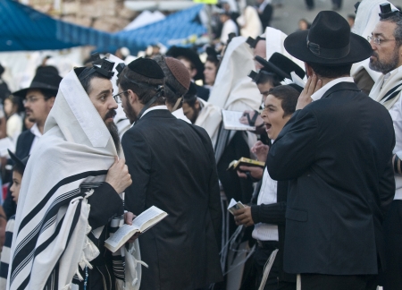 MERON , ISRAEL - MAY 10 : Orthodox Jews celebrates Lag Ba'omer in Bar Yochai tomb in Meron , Israel on May 10 2012 , Lag Ba'omer is a Jewish holiday in wich it is customary to light bonfireのeditorial素材