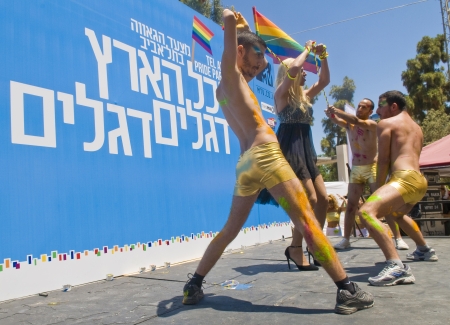 TEL AVIV , ISRAEL - JUNE 08  : An unidentified drag queen and dancers performing during the opening of the annual Gay pride in Tel Aviv on June 08 2012 のeditorial素材