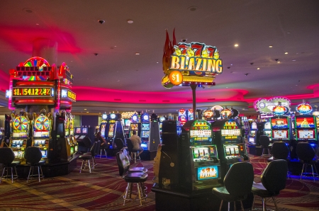 LAS VEGAS - NOVEMBER 08: Interior casino and slot machines on November 08, 2012 in Las Vegas. Las Vegas in 2012 is projected to break the all-time visitor volume record of 39-plus million visitors のeditorial素材