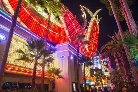 LAS VEGAS - NOVEMBER 08: The Flamingo hotel and casino sign on November 08, 2012 in Las Vegas. Las Vegas in 2012 is projected to break the all-time visitor volume record of 39-plus million visitors のeditorial素材