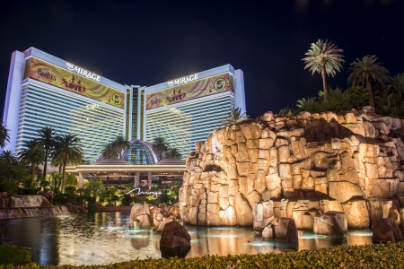 LAS VEGAS - NOVEMBER 08: Mirage hotel and casino on November 08, 2012 in Las Vegas. Las Vegas in 2012 is projected to break the all-time visitor volume record of 39-plus million visitors のeditorial素材