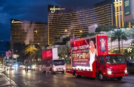 LAS VEGAS - NOVEMBER 08: View of the strip on November 08, 2012 in Las Vegas. Las Vegas in 2012 is projected to break the all-time visitor volume record of 39-plus million visitors のeditorial素材