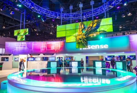 LAS VEGAS - JANUARY 11 : The Hisense booth at the CES show held in Las Vegas on January 11 2013 , CES is the world's leading consumer-electronics show and companies from all over the world come to show their latest technologies and products. のeditorial素材