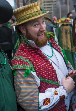 CHICAGO - MARCH 16 : A man with a Renaissance costume before Participating in the annual Saint Patrick's Day Parade in Chicago on March 16 2013のeditorial素材