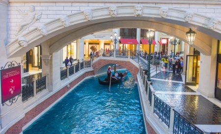 LAS VEGAS - FEB 25 : The Venetian hotel and replica of a Grand canal in Las Vegas on February 25, 2013. With more than 4000 suites it`s one of the most famous hotels in the worldのeditorial素材