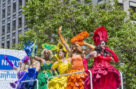 SAN FRANCISCO -  JUNE 30 : An unidentified Drag Queens participates at the annual San Francisco Gay pride parade on June 30 2013のeditorial素材