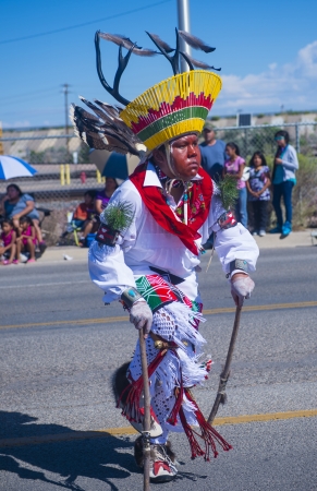 GALLUP , NEW MEXICO - AUGUST 10 : Native American with traditional costume participates at the 92 annual Inter-tribal ceremonial parade on August 10 , 2013 in Gallup New-Mexicoのeditorial素材