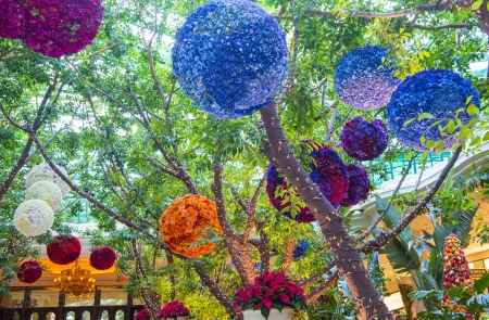 LAS VEGAS -FEB 26 : The the interior of Wynn Hotel and casino on February 26 2013 in Las Vegas. The hotel has 2,716 rooms and opened in 2005.のeditorial素材