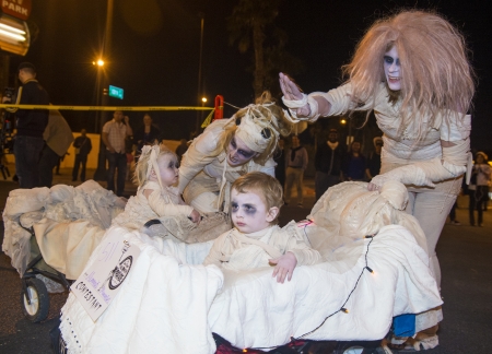 LAS VEGAS - OCT 31 : An unidentified participants at the annual Las Vegas Halloween parade held in Las Vegas , Nevada on October 31 , 2013のeditorial素材