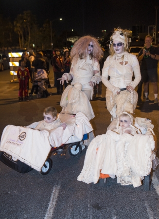 LAS VEGAS - OCT 31 : An unidentified participants at the annual Las Vegas Halloween parade held in Las Vegas , Nevada on October 31 , 2013のeditorial素材