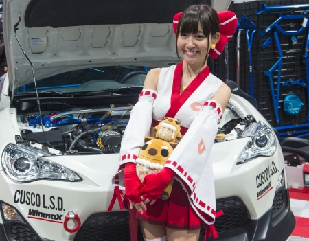 LAS VEGAS - NOV 05 : Japanese model at the SEMA Show in Las Vegas, Navada, on November 05, 2013. The SEMA Show is the premier automotive specialty products trade event in the world.のeditorial素材