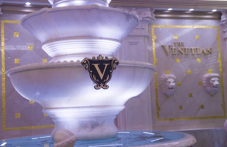 LAS VEGAS - NOV 15 : The interior of the Venetian hotel & Casino in Las Vegas on November 15, 2013. With more than 4000 suites it's one of the most famous hotels in the world.のeditorial素材