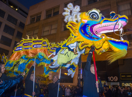 SAN FRANCISCO - FEB 15 : An unidentified participants in a Dragon dance at the Chinese New Year Parade in San Francisco , California on February 15 2014 , It is the largest Asian event in North America のeditorial素材