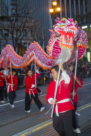 SAN FRANCISCO - FEB 15 : An unidentified participants in a Dragon dance during the Chinese New Year Parade in San Francisco , California on February 15 2014 , It is the largest Asian event in North America のeditorial素材