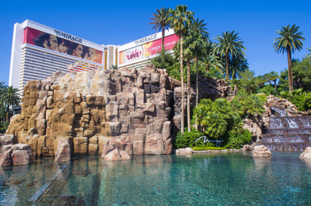 LAS VEGAS - MARCH 25 : The Mirage Hotel in Las Vegas on March 25 2014 ,The hotel Opened in 1989, and it has 2.884 rooms and a casino with 100,000 square feet of gaming space.のeditorial素材