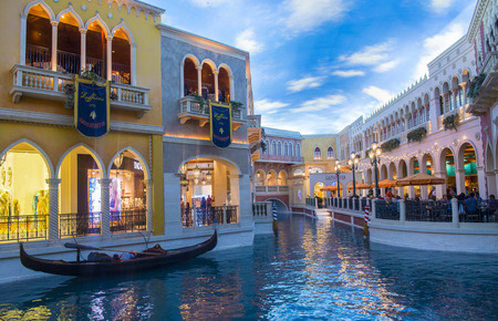 LAS VEGAS - NOV 15 : The Venetian hotel and replica of a Grand canal in Las Vegas on November 15, 2013. With more than 4000 suites it`s one of the most famous hotels in the worldのeditorial素材