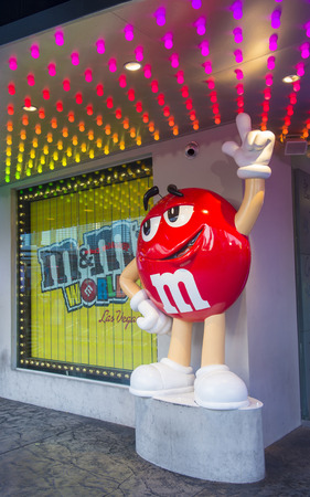 LAS VEGAS - JUNE 17 : The M&M world store in Las Vegas strip on June 17, 2014. The store opened in 1997 and it is the first M&M world location.             のeditorial素材