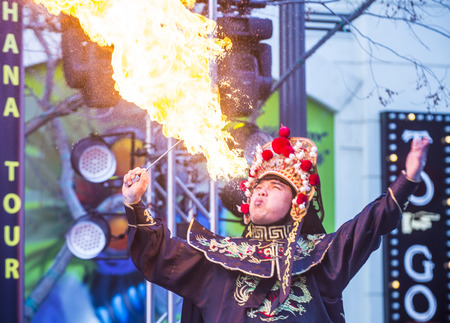 LAS VEGAS - FEB 21 : Chinese master of masks perform at the Chinese New Year celebrations held in Las Vegas , Nevada on February 21 2015のeditorial素材