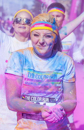 LAS VEGAS - FEB 28 : An unidentified runners at the Las Vegas Color Run on February 28 2015. The Color Run is a 5k worldwide hosted fun raceのeditorial素材
