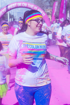 LAS VEGAS - FEB 28 : An unidentified runner at the Las Vegas Color Run on February 28 2015. The Color Run is a 5k worldwide hosted fun raceのeditorial素材