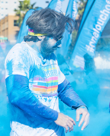 LAS VEGAS - FEB 28 : An unidentified runner at the Las Vegas Color Run on February 28 2015. The Color Run is a 5k worldwide hosted fun raceのeditorial素材