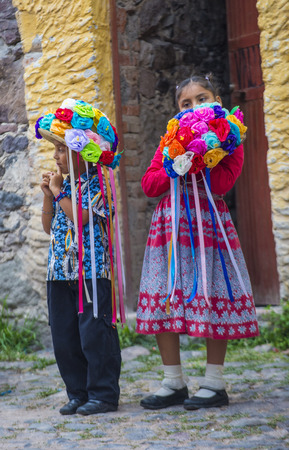 SAN MIGUEL DE ALLENDE , MEXICO - MAY 31 : Young participates at the festival of Valle del Maiz on May 31 , 2015 in San Miguel de Allende ,Mexico.のeditorial素材