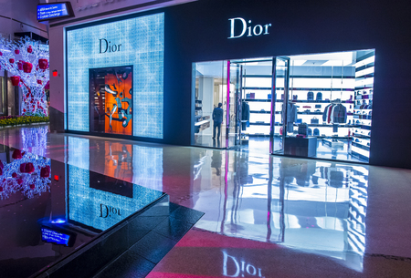 LAS VEGAS - SEP 03 : Exterior of a Dior store in Las Vegas strip on September 03 , 2015.  Dior is famous French luxury brand existing since 1946.のeditorial素材