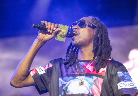 LAS VEGAS - SEP 26 : Rapper Snoop Dogg performs onstage during day 2 of the 2015 Life Is Beautiful Festival on September 26, 2015 in Las Vegas, Nevada.のeditorial素材