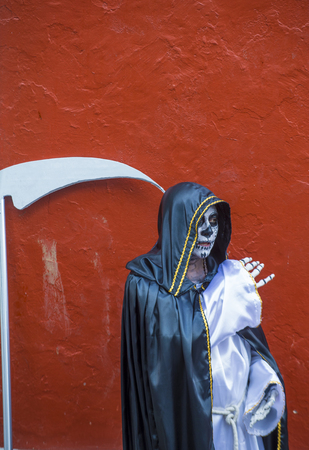 OAXACA , MEXICO - NOV 02 : Unidentified participant on a carnival of the Day of the Dead in Oaxaca, Mexico on November 02 2015. The Day of the Dead is one of the most popular holidays in Mexicoのeditorial素材