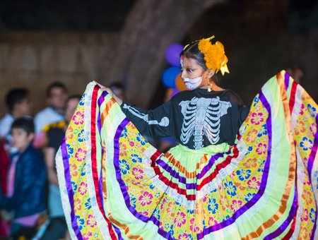 OAXACA , MEXICO - NOV 02 : Unidentified participant on a carnival of the Day of the Dead in Oaxaca, Mexico on November 02 2015. The Day of the Dead is one of the most popular holidays in Mexicoのeditorial素材