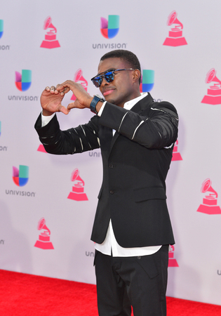 LAS VEGAS , NOV 19 : Singer OMI attends the 16th Annual Latin GRAMMY Awards on November 19 2015 at the MGM Grand Arena in Las Vegas, Nevadaのeditorial素材