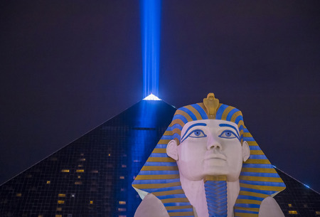 LAS VEGAS - NOV 17: The Luxor hotel and casino on November 17 2015 , The hotel located on the Las Vegas Strip, contains a total of 4,400 rooms lining the interior walls of a pyramid style towerのeditorial素材