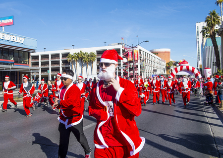 LAS VEGAS - DEC 05 : An Unidentified participants at the Las Vegas Great Santa Run on December 05 2015 in Las Vegas Nevada. It is the largest gatherings of Santa runners in the world.のeditorial素材