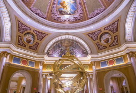 LAS VEGAS -OCT 23 : The interior of the Venetian hotel & Casino in Las Vegas on October 23 , 2015. With more than 4000 suites it's one of the most famous hotels in the world.のeditorial素材