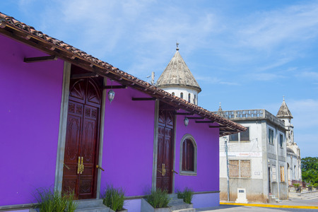GRANADA , NICARAGUA - MARCH 20 : Street view of Granada Nicaragua on March 20 2016. Granada was founded in 1524 and it's the first European city in mainland Americaのeditorial素材
