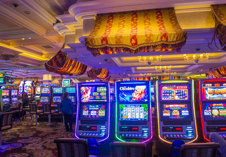 LAS VEGAS - MAY 21 : The interior of Bellagio hotel and casino on May 21 , 2016 in Las Vegas. Bellagio is a luxury hotel and casino located on the Las Vegas Strip. The Bellagio opened on 1998.のeditorial素材
