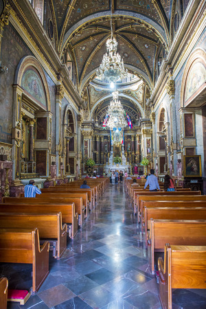 GUADALAJARA , MEXICO - AUG 29 : The interior of Guadalajara Cathedral in Guadalajara , Mexico. on August 29 2016.  The cathedral was built in 1541のeditorial素材