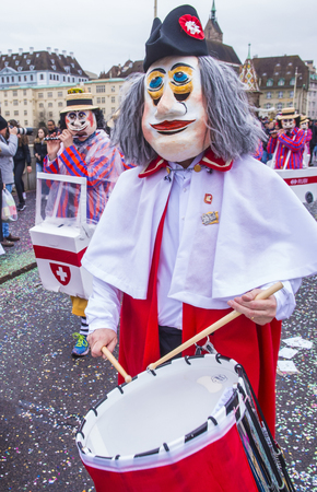 BASEL , SWITZERLAND - MARCH 08 : Participants in the Basel Carnival in Basel , Switzerland on March 08 2017. The Basel carnival has been listed as one of the top local festivities in Europeのeditorial素材