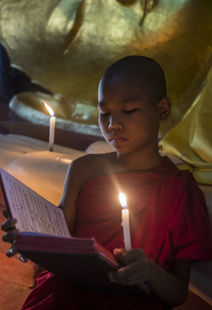 BAGAN , MYANMAR - SEP 05 2017: Novice monk in bagan Myanmar on September 05 2017 , The ruins of Bagan has 2,200 temples and pagodasのeditorial素材