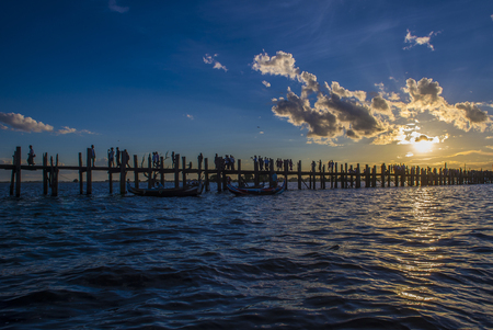AMARAPURA , MYANMAR - SEP 03 : The U Bein Bridge in Amarapura Myanmar on September 03 2017 , The 1.2 kilometre Bridge is the oldest and longest teakwood bridge in the worldのeditorial素材