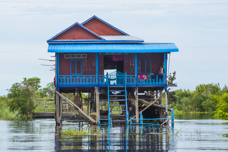 TONLE SAP , CAMBODIA - OCT 18 : Traditional wooden stilt houses in Tonle sap lake Cambodia on October 18 2017. Tonle sap It is the largest lake in South East Asiaのeditorial素材