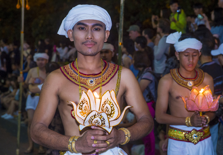 CHIANG MAI , THAILAND - NOV 04 : Participants in a parade during Yee Peng festival in Chiang Mai , Thailand on November 04 2017のeditorial素材