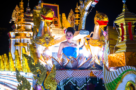 CHIANG MAI , THAILAND - NOV 04 : Participants in a parade during Yee Peng festival in Chiang Mai , Thailand on November 04 2017のeditorial素材