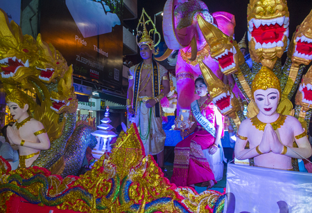 CHIANG MAI , THAILAND - NOV 04 : Participants in a parade during Yee Peng festival in Chiang Mai , Thailand on November 04 2017のeditorial素材