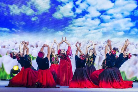 SINGAPORE - FEB 21 : Dancers perform at the Chinese New year Celebration at River Hongbao in Singapore  Marina Bay on Februery 21 2018.のeditorial素材