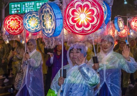 SEOUL - MAY 10 : Participants in a parade during Lotus Lantern Festival in Seoul , Korea on May 10 2018.  The festival is a celebration of the birth of Buddhaのeditorial素材